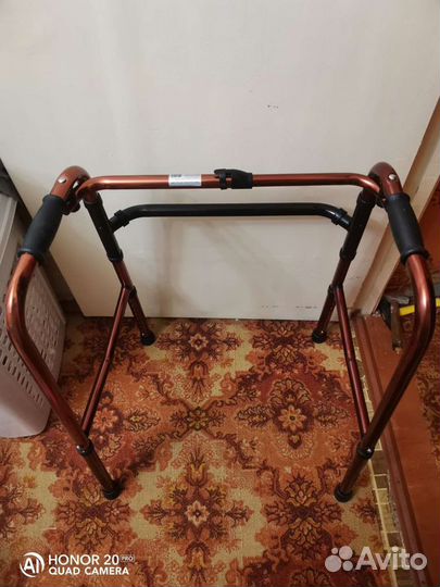 Ходунки для инвалидов