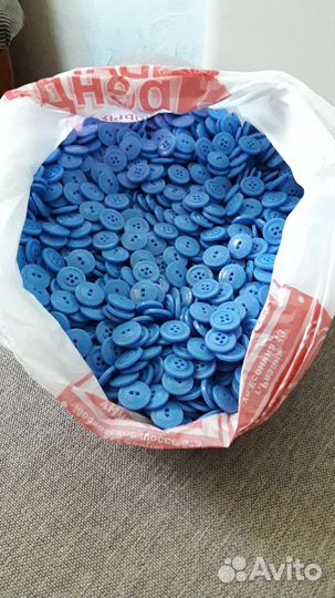 Пуговицы новые