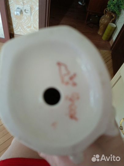 Статуэтка фарфор