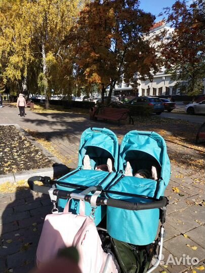 Коляска для двойни bumbleride