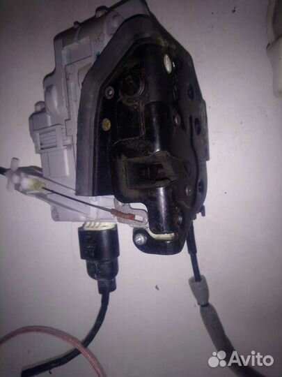 Замок двери volkswagen tiguan 1