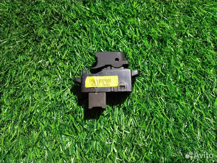 Кнопка стеклоподъемника Kia Cerato (TD) II