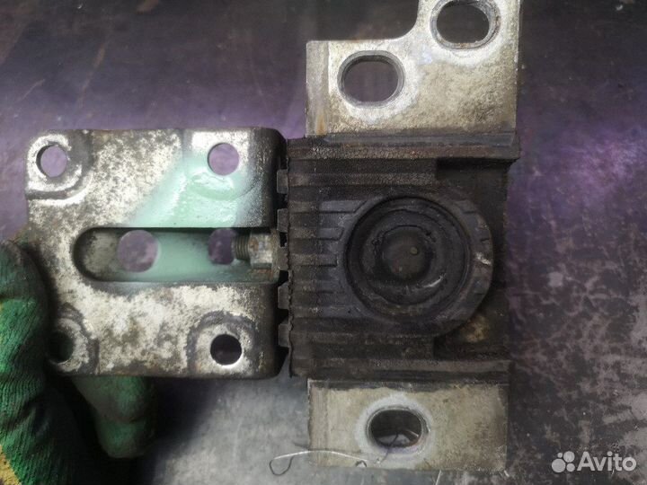 Подушка двс F1A, Puma 2.2, 2.3