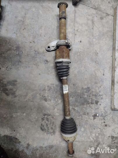 Привод правый Renault Sandero,Duster с АКПП