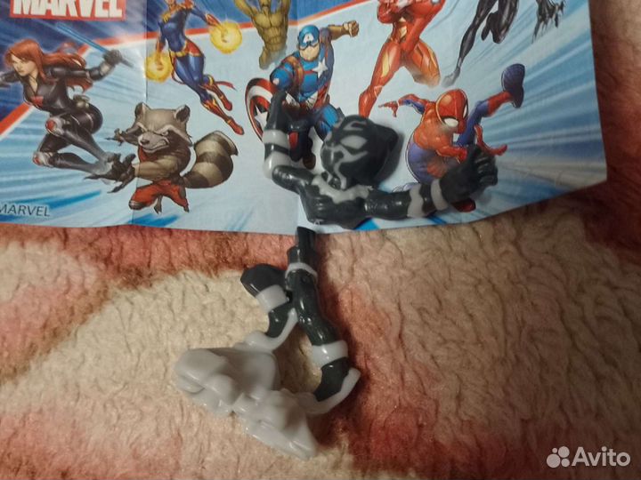 Киндер игрушки Marvel 2022