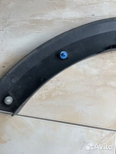 Расширитель крыла передний правый Renault Sandero