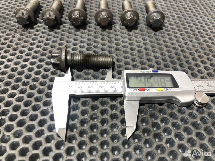 Комплект болтов демпфера коленвала Scania 5-series