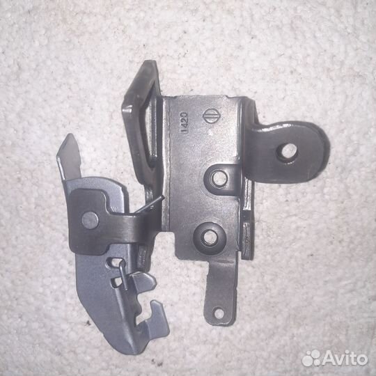 Встречая часть замка багажника ниссан альмера G15