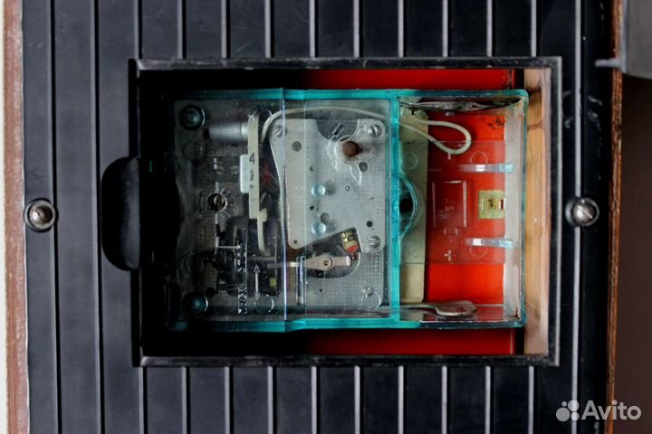 Часы янтарь