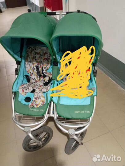 Коляска для двойни bumbleride