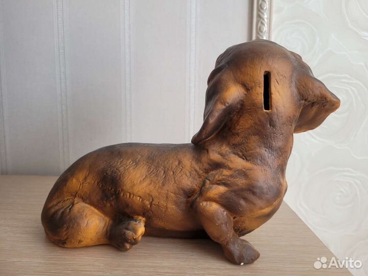 Статуэтка-копилка такса