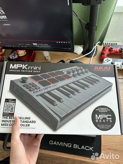 Midi клавиатура akai PRO mini MK3 Grey