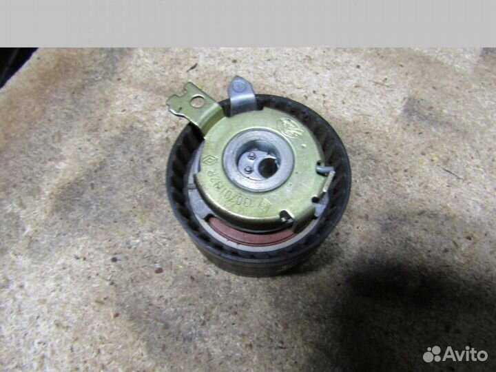 Ролик-натяжитель ремня грм Sandero 2009-2014