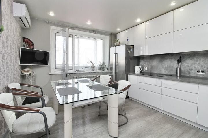 4-к. квартира, 109 м², 9/9 эт.