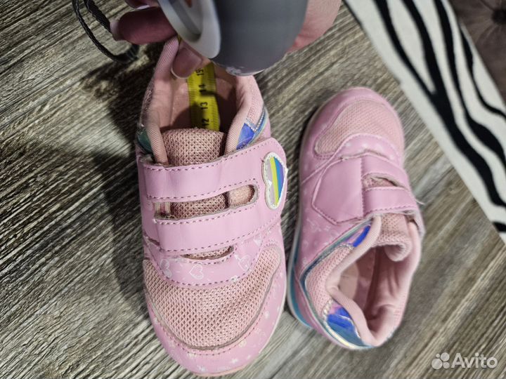 Кроссовки для девочки 23 размер