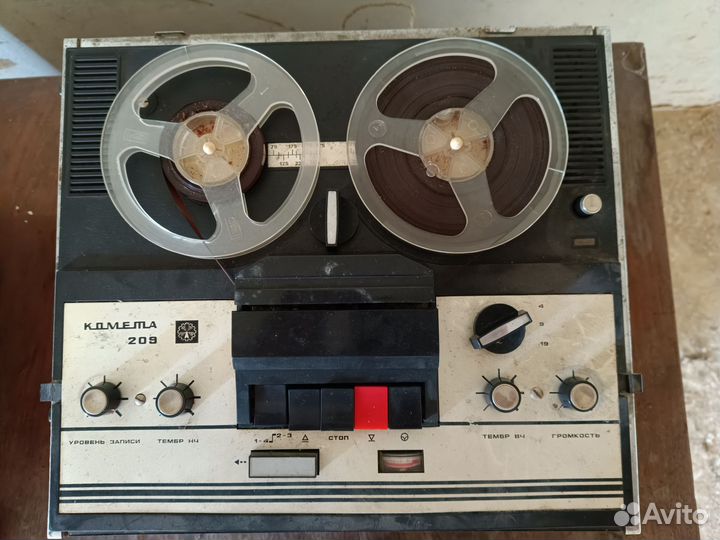Рабочий катушечный магнитофон Комета 209
