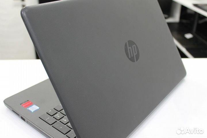Ноутбук hp i3-6006U / Radeon R5 M330