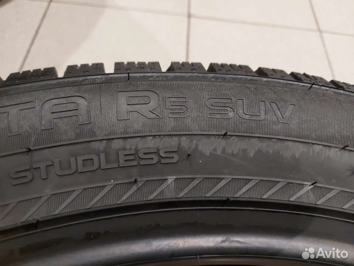 Nokian Tyres Hakkapeliitta R5 SUV 285/45 R22 114T