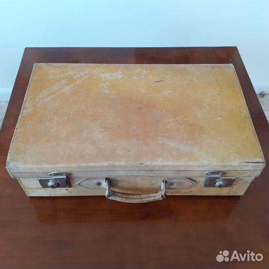 Старый, довоенный чемодан. Из Англии