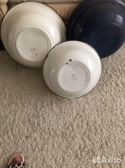 Таз эмалированный. Бидон