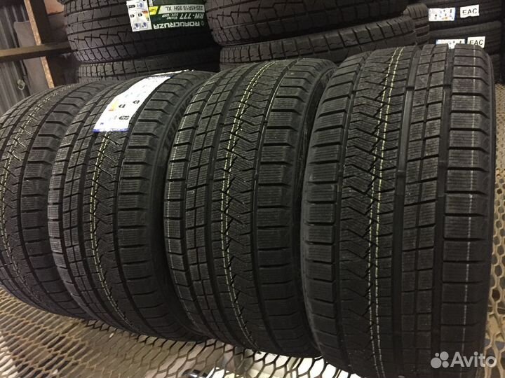 Royal Black Royal Winter 235/55 R17