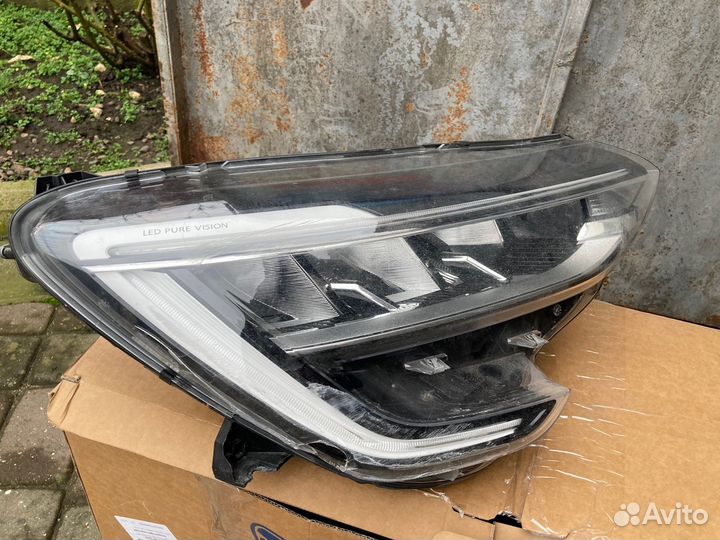 Renault arkana фара правая