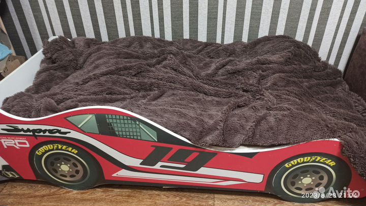 Детская кровать машина с матрасом