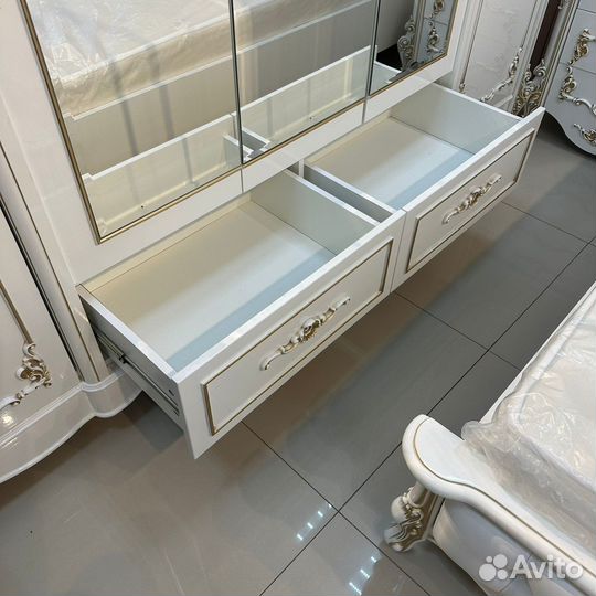 Спальный гарнитур Флоренция