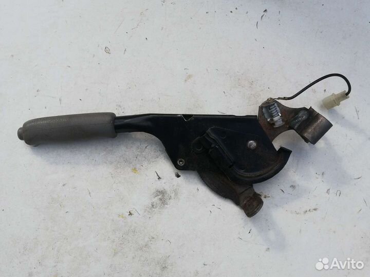 Рычаг трос ручного тормоза Мазда Демио 1