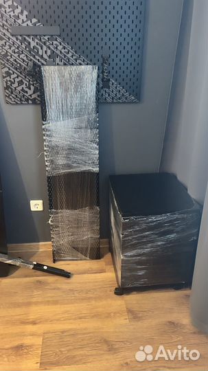 Продам стол с полками без сверления и тумбочкой