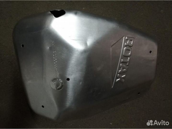 Дефлектор глушителя правый (514054434)