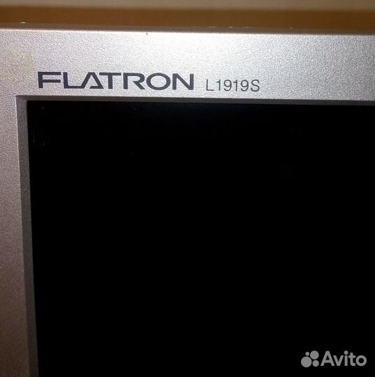 Монитор LG Flatron 19