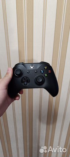 Xbox one x 2tb+3 игры