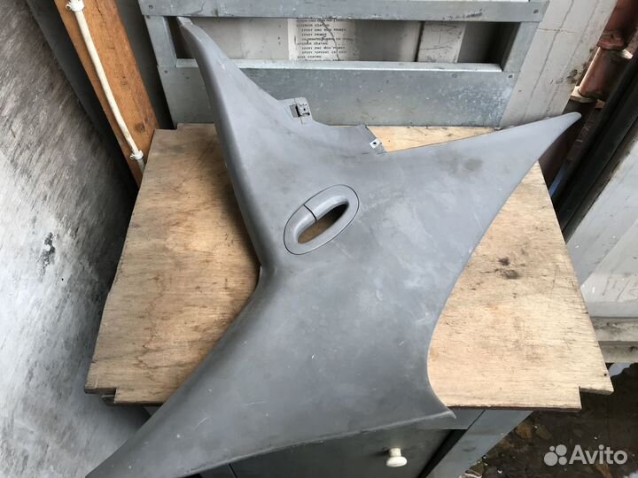 Обшивка задней стойки левая Ford Mondeo 2 Форд