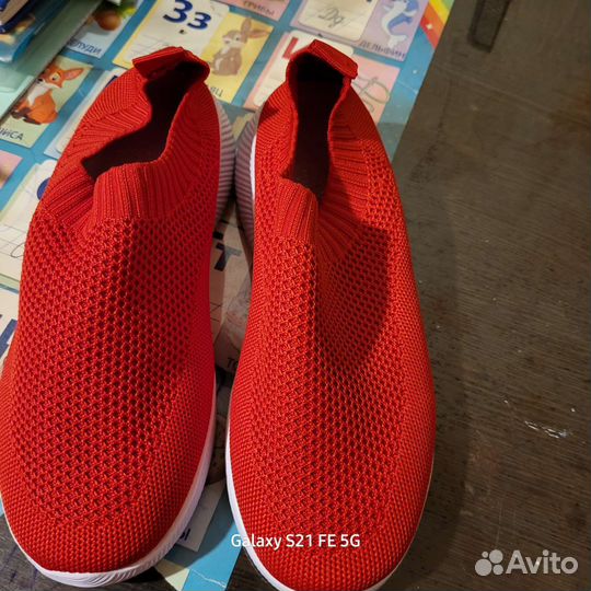 Кроссовки женские 36 размер новые