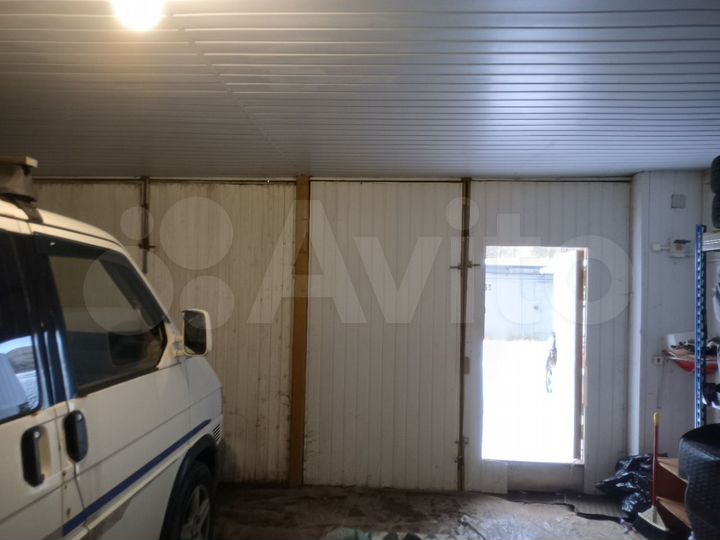 Гараж, > 30 м²
