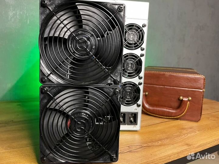 Асик майнер Antminer L7 9050m