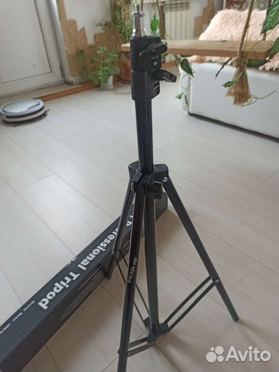 Штатив для кольцевой лампы