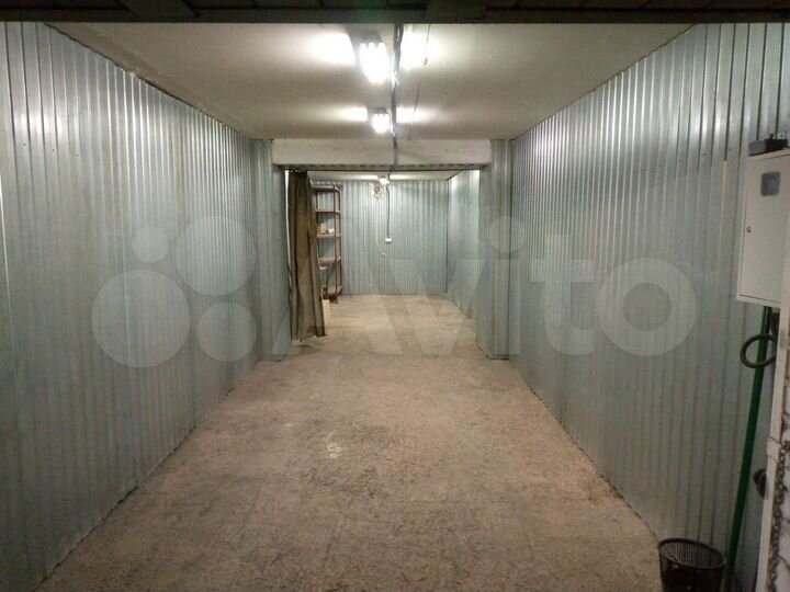 Гараж, > 30 м²