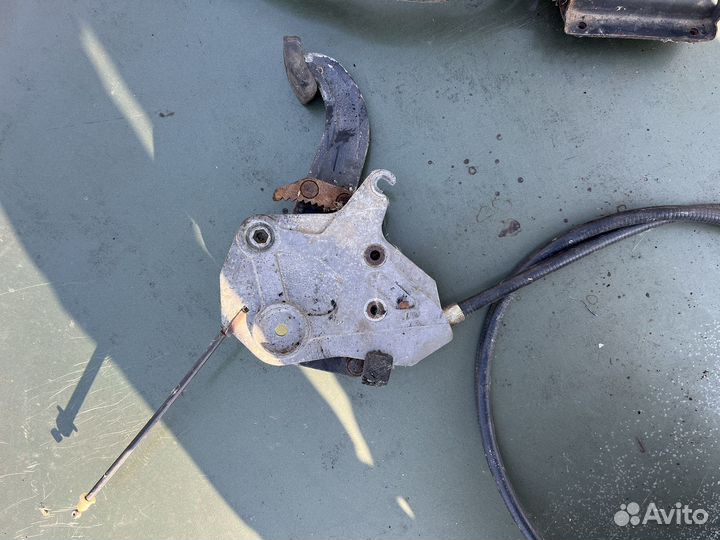 Центральный трос стояночного тормоза Мерседес w124