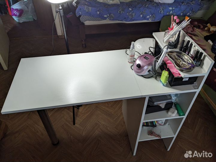 Маникюрный стол складной