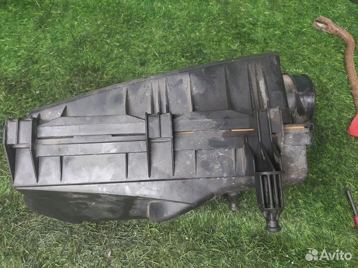 Корпус воздушного фильтра Ford Mondeo 3