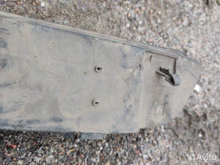 Решетка в бампер передняя Audi 80 B3 седан 1.8I