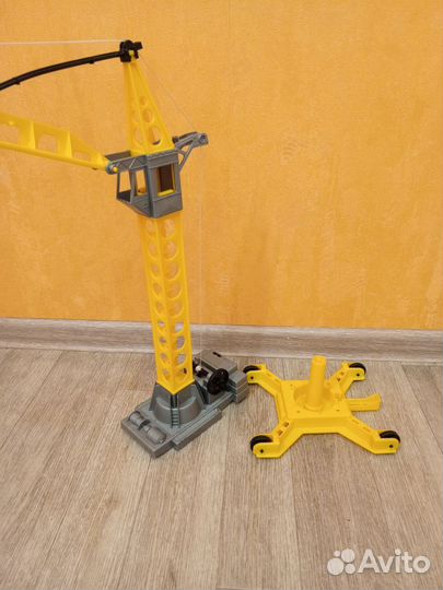 Подъемный кран игрушка