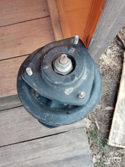 Стойка ниссан