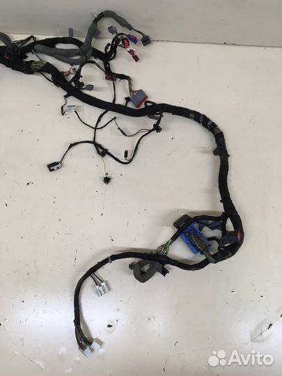 Б/У Б/У Проводка под торпедо