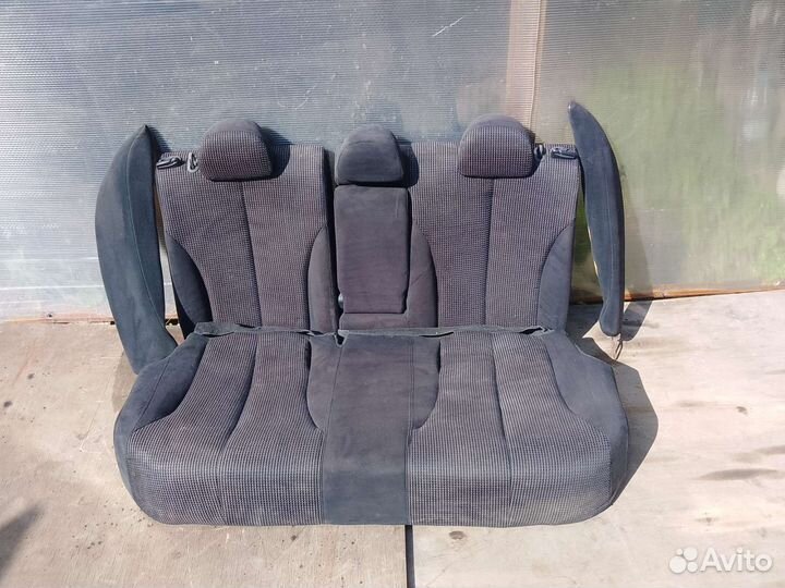 Сиденье заднее Nissan Tiida C11