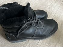 Разная мужская рабочая обувь