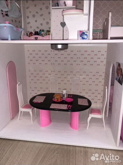 Кукольный домик с мебелью