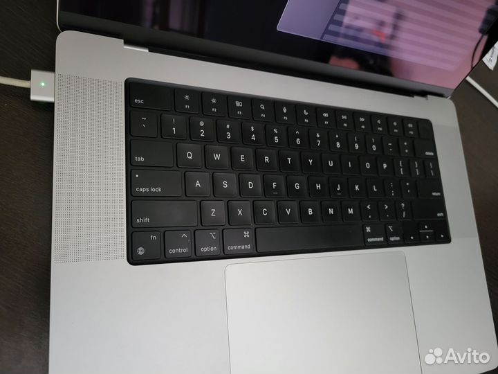 Macbook Pro 16 M1 Pro 16/512 25 циклов